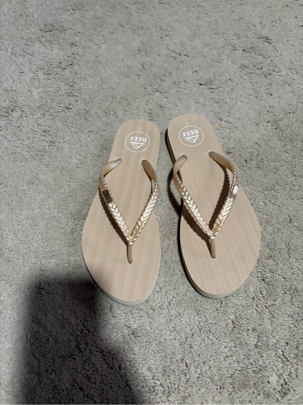 Reef Women's Tan Seaside Twist flip flop